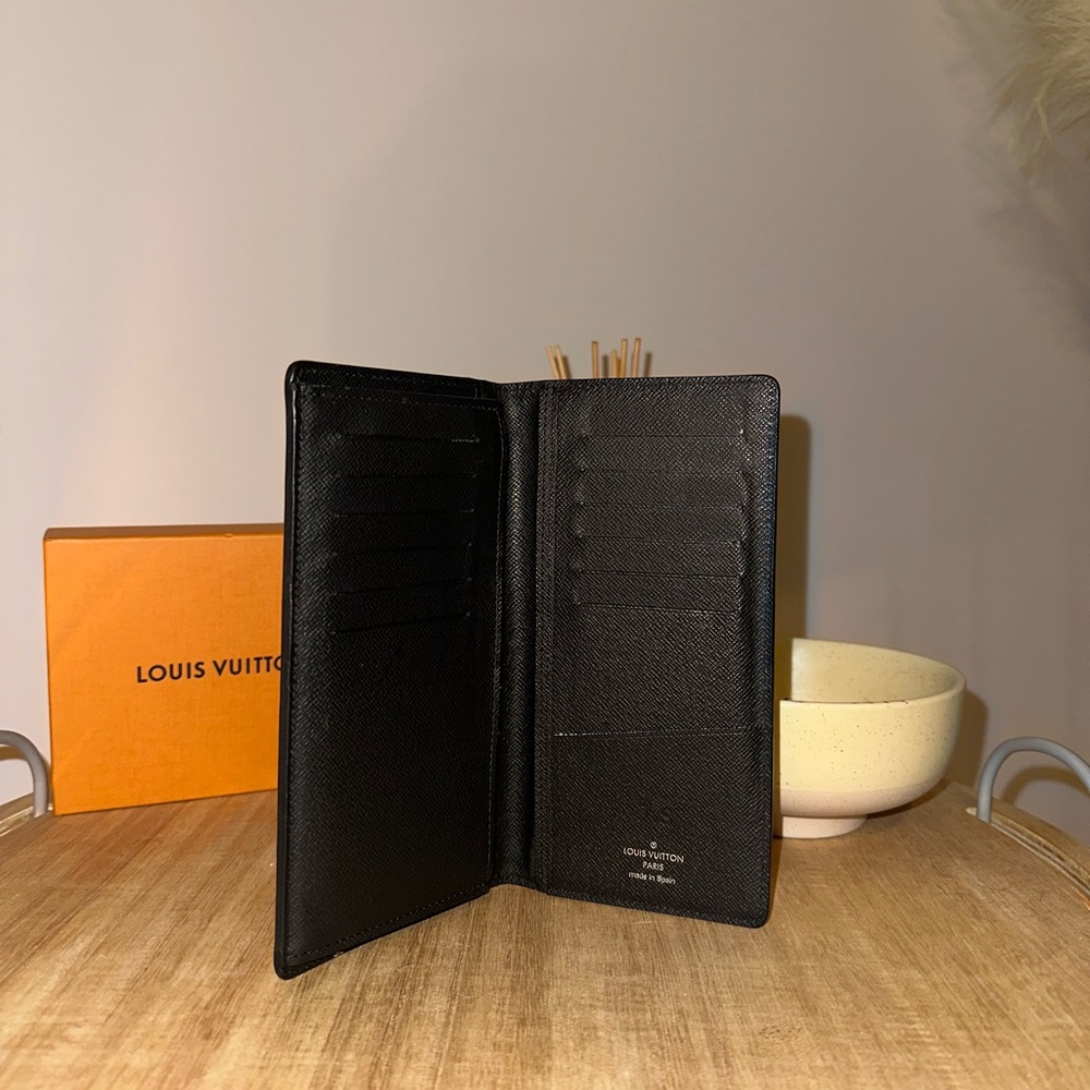 Men’s Louis Vuitton Brazza Wallet - Epi Black